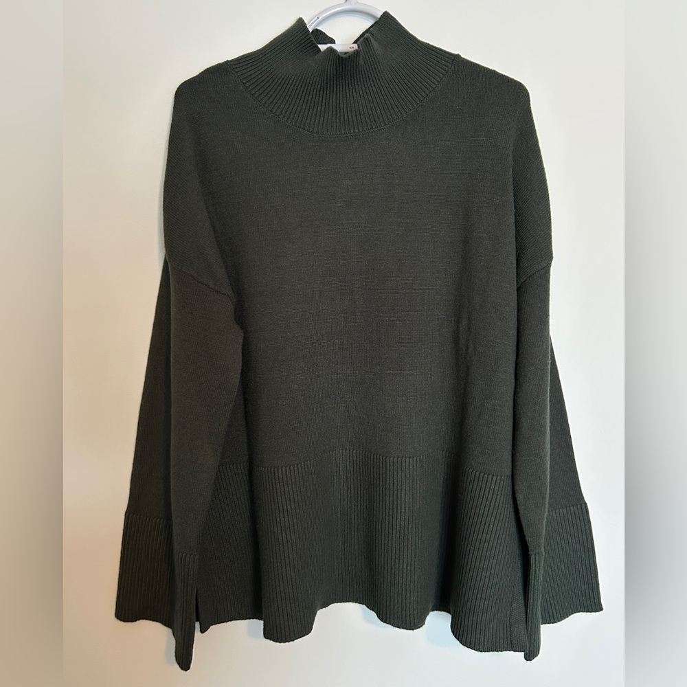 NEW Cyrus turtleneck sweater